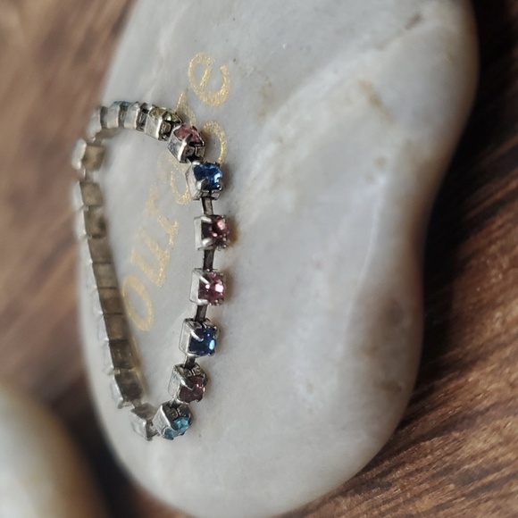 Adjustable band pastel crystal ring R546 - Picture 2 of 3